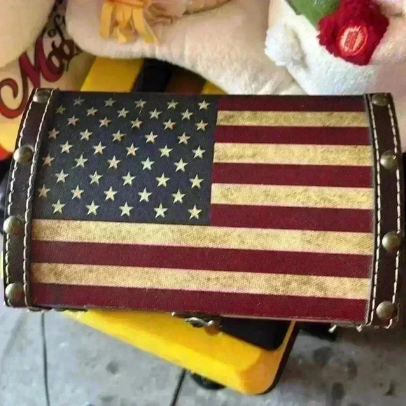 Small Rustic American Flag Wooden Chest -  8" x 4.5" - Picture 2 of 6